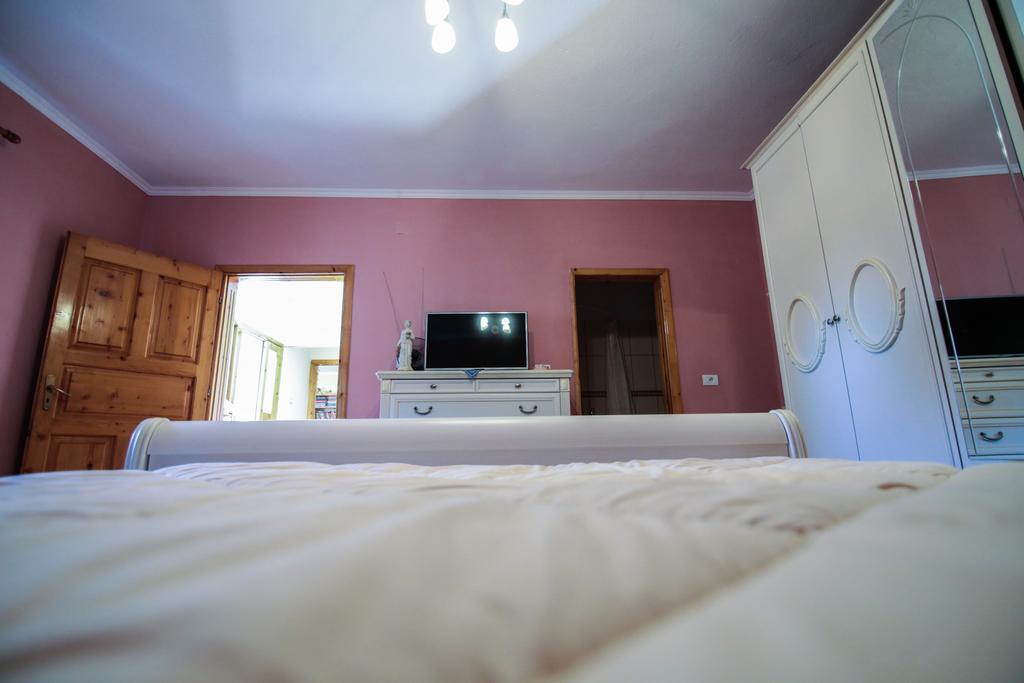 Bujtina Leon'S Apartments コルチャ エクステリア 写真