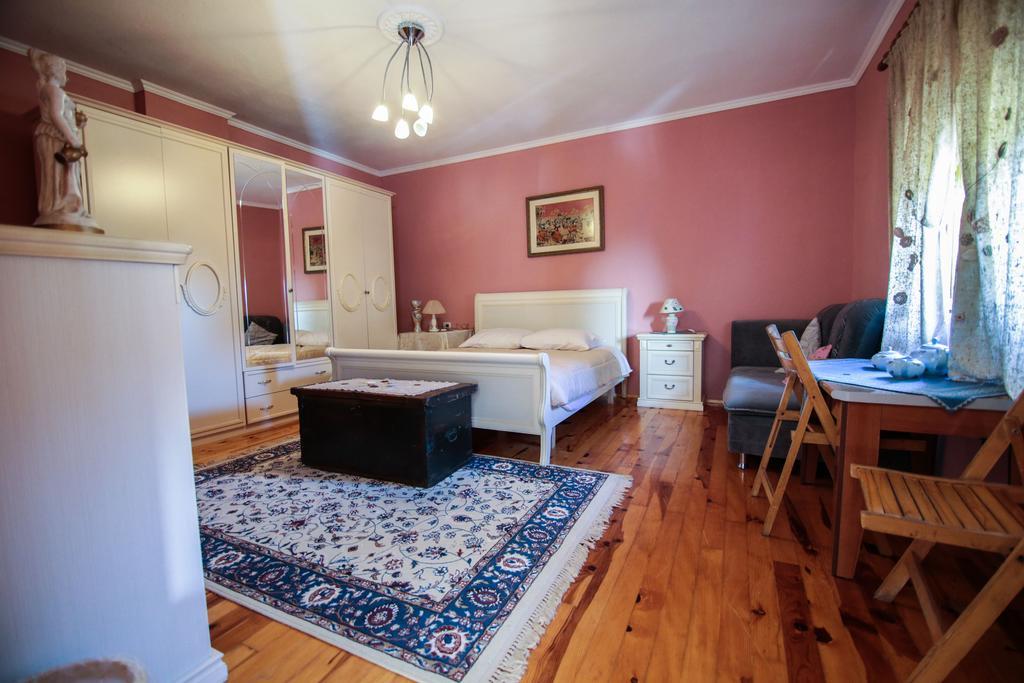 Bujtina Leon'S Apartments コルチャ エクステリア 写真